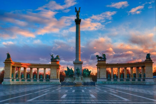 Площа Героїв
